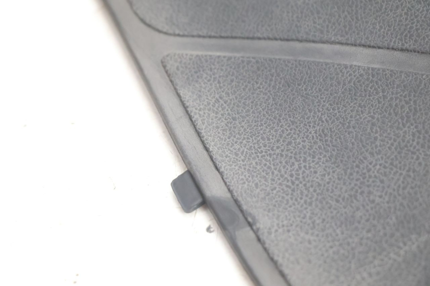 photo de TAPETE DE APOIO PARA PÉ PIAGGIO X9 EVOLUTION 125 (2003 - 2007) - Zoom do estado de desgaste