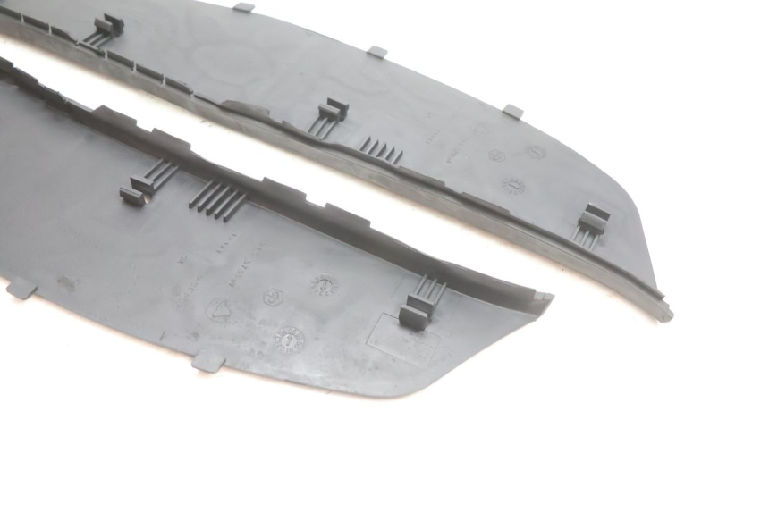 photo de TAPETE DE APOIO PARA PÉ PIAGGIO X9 EVOLUTION 125 (2003 - 2007) - Estado da superfície