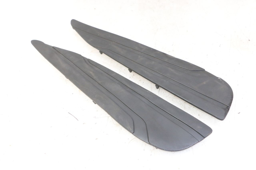 photo de TAPETE DE APOIO PARA PÉ YAMAHA X-MAX XMAX ABS 250 (2010 - 2014) - Outro ângulo de visão