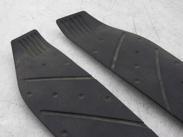 photo de TAPETE DE APOIO PARA PÉ YAMAHA XMAX X-MAX 125 (2006 - 2009) - Outro ângulo de visão