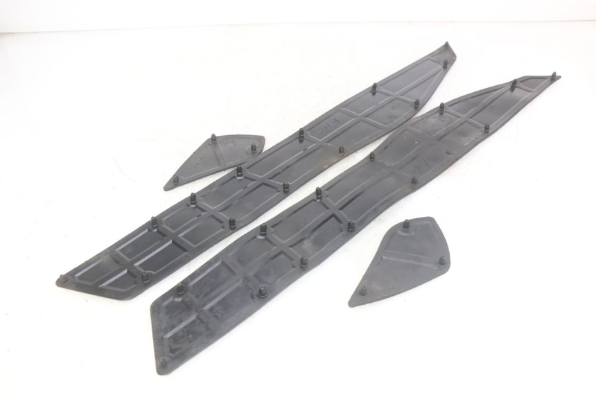 photo de TAPETE DE APOIO PARA PÉ YAMAHA YP MAJESTY 400 (2004 - 2008) - Detalhe da peça