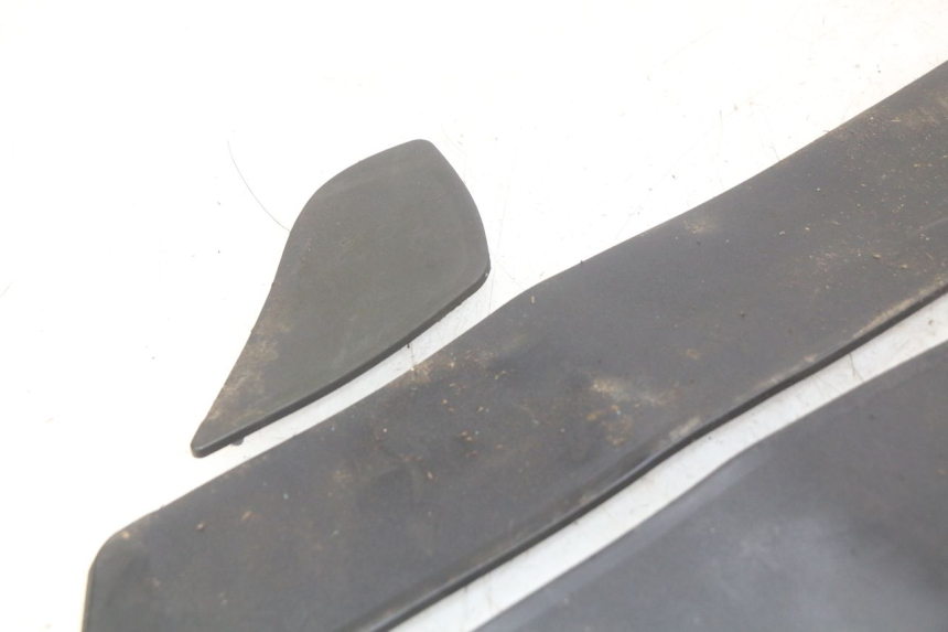 photo de TAPETE DE APOIO PARA PÉ YAMAHA YP MAJESTY 400 (2004 - 2008) - Outro ângulo de visão