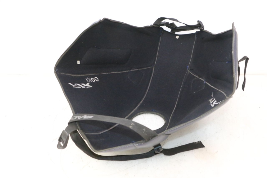 photo de TAPETE DE TANQUE YAMAHA FJR 1300 (2001 - 2005) - Detalhe da peça