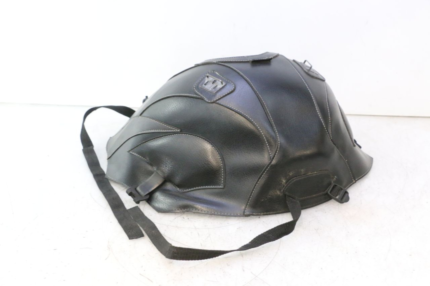 photo de TAPETE DE TANQUE KAWASAKI ZZR 600 (1995 - 2004) - Detalhe da peça
