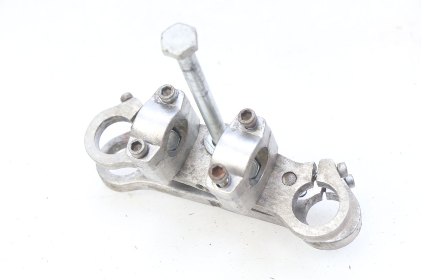 photo de TRIÂNGULO DA SUSPENSÃO DIANTEIRA POCKET BIKE CROSS 50 - Zoom do estado de desgaste