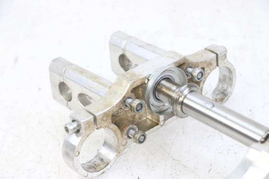 photo de TRIÂNGULO DA SUSPENSÃO DIANTEIRA CCR DIRT BIKE 125 - Pontos de fixação