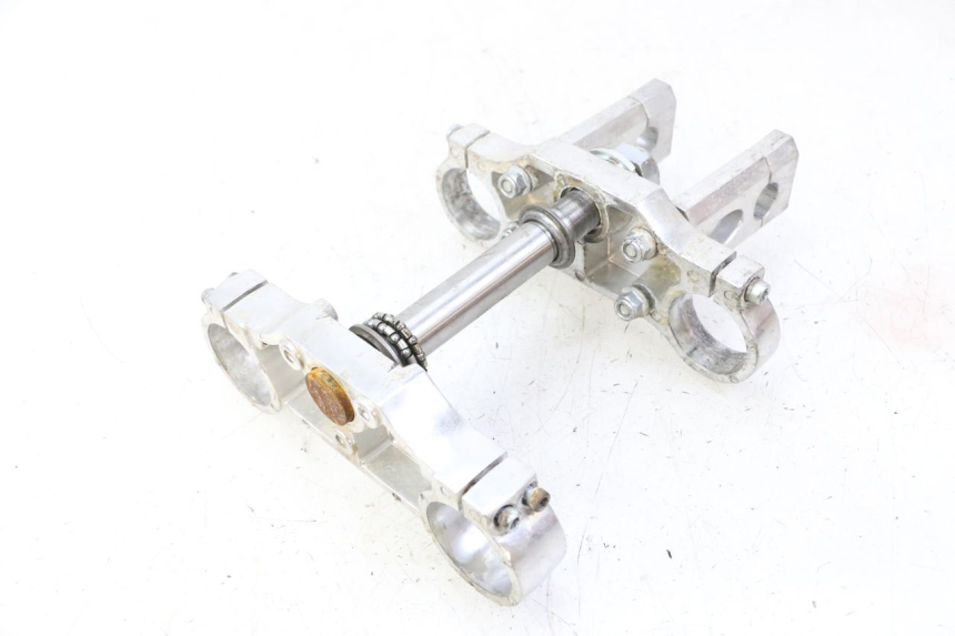 photo de TRIÂNGULO DA SUSPENSÃO DIANTEIRA CCR DIRT BIKE 125 - Pontos de fixação