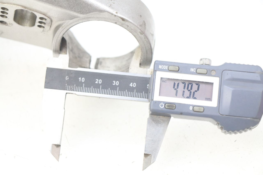 photo de SUPORTE DE GARFO YAMAHA FJR ABS 1300 (2006 - 2012) - Zoom do estado de desgaste