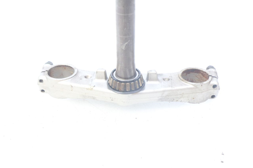 photo de SUPORTE INFERIOR DA FORQUILHA SUZUKI GSF S BANDIT 600 (2000 - 2004) - Detalhe da peça