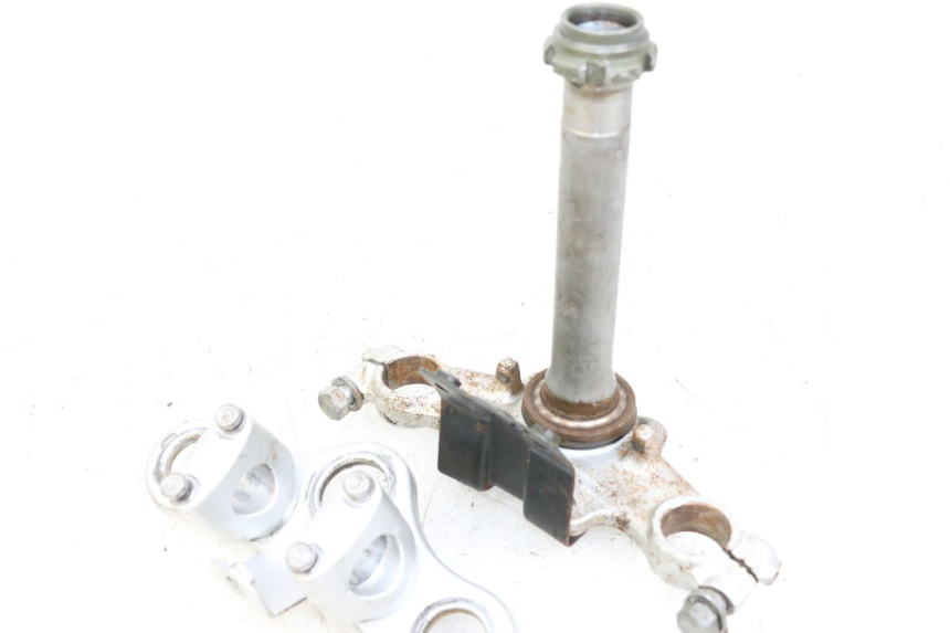 photo de TRIÂNGULO DA SUSPENSÃO DIANTEIRA YAMAHA PW 80 (1983 - 2014) - Pontos de fixação