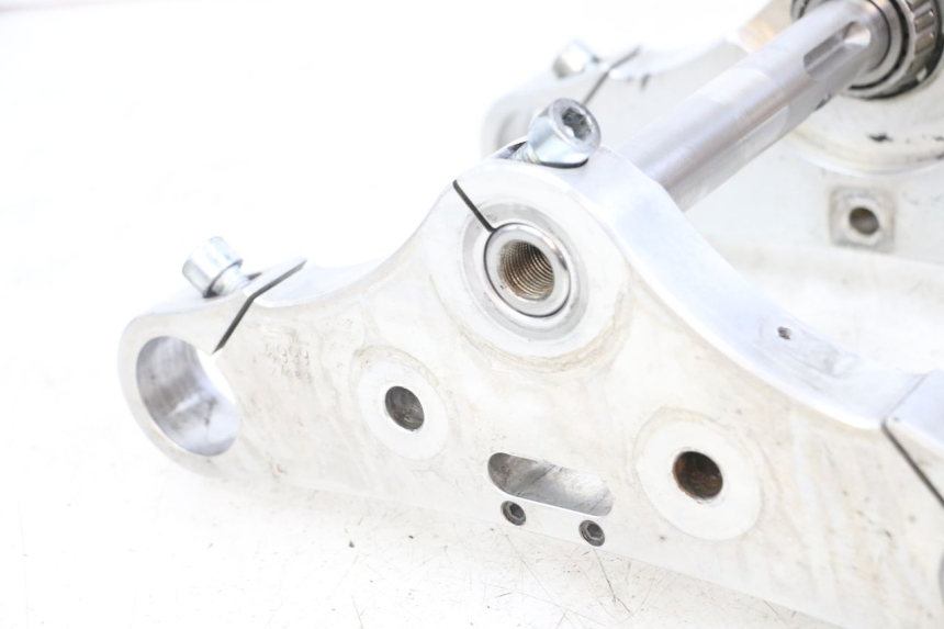 photo de TRIÂNGULO DA SUSPENSÃO DIANTEIRA HARLEY DAVIDSON SPORTSTER XL CUSTOM 1200 (2003 - 2004) - Inspeção visual