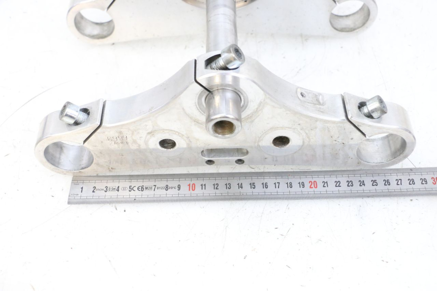 photo de TRIÂNGULO DA SUSPENSÃO DIANTEIRA HARLEY DAVIDSON SPORTSTER XL CUSTOM 1200 (2003 - 2004) - Outro ângulo de visão