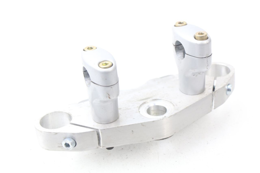 photo de Mesa de suspensão superior HYOSUNG AQUILA GV 125 (2009 - 2016) - Vista geral