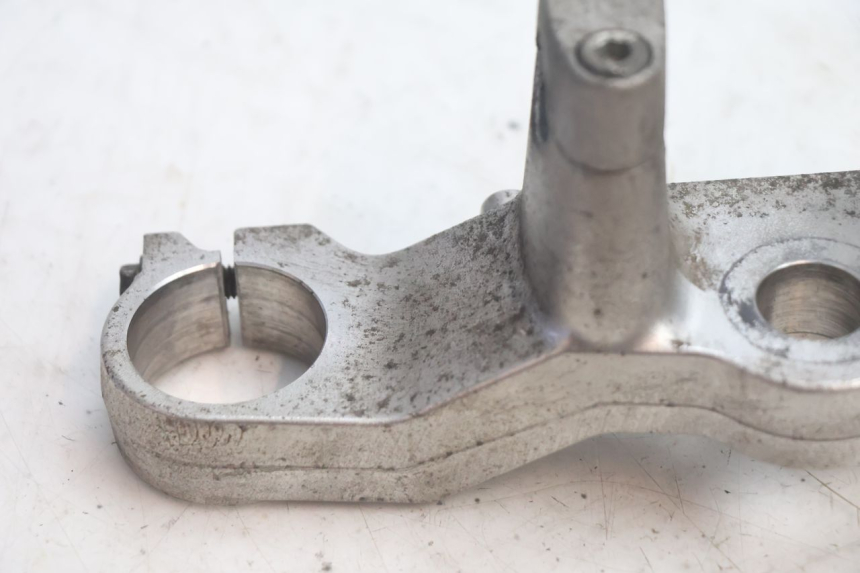 photo de Mesa Superior da Suspensão SUZUKI BURGMAN EXECUTIVE ABS 650 (2006 - 2012) - Zoom do estado de desgaste