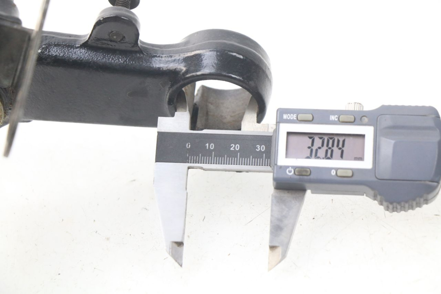 photo de Mesa de suspensão superior HONDA CA REBEL 125 (1995 - 2001) - Zoom do estado de desgaste