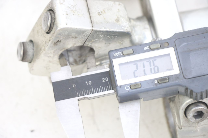 photo de Mesa de suspensão superior HONDA CA REBEL 125 (1995 - 2001) - Detalhe da peça
