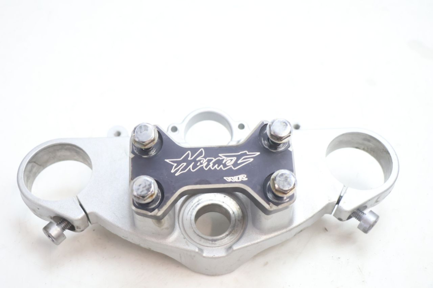 photo de Abraçadeira superior da forquilha HONDA CB F HORNET 600 (2005 - 2006) - Detalhe da peça