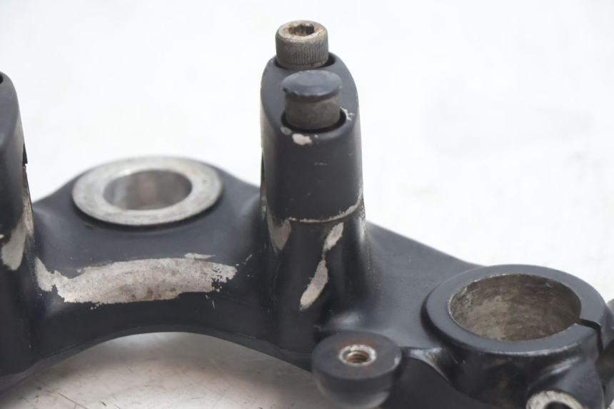 photo de Abraçadeira superior da forquilha HONDA CB TWO FIFTY 250 (1991 - 2002) - Estado da superfície