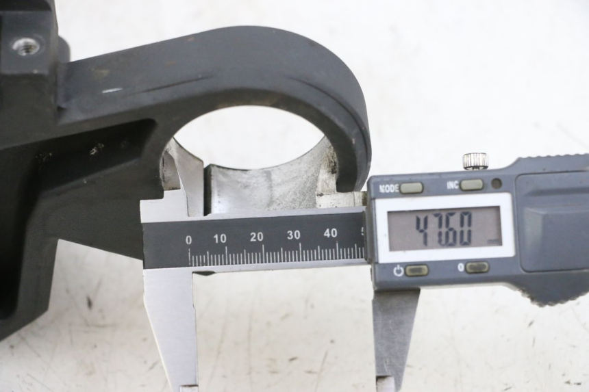 photo de Mesa Superior da Suspensão KSR CODE 125 (2018 - 2020) - Detalhe da peça