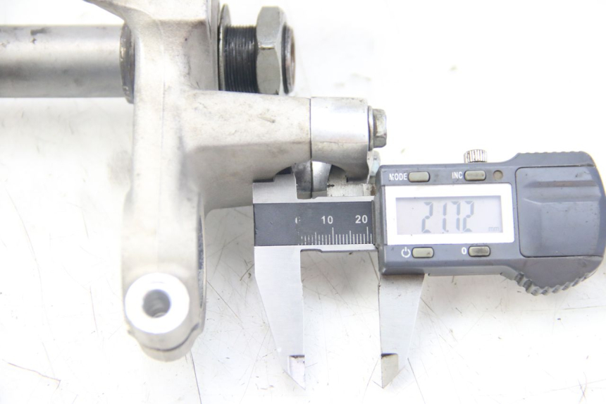 photo de Mesa de Suspensão Superior HONDA CRF CR-F 100 (2004 - 2013) - Zoom do estado de desgaste