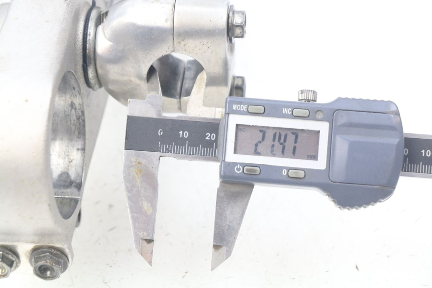 photo de Mesa de garfo superior HONDA CRF 250 (2016 - 2017) - Detalhe da peça