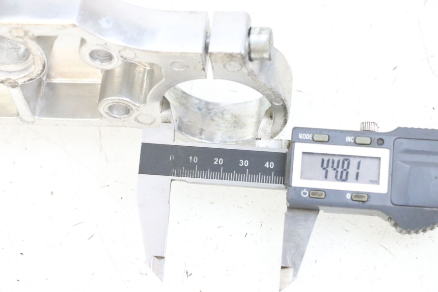 photo de Mesa de Suspensão Superior CCR DIRT BIKE 125 - Detalhe da peça