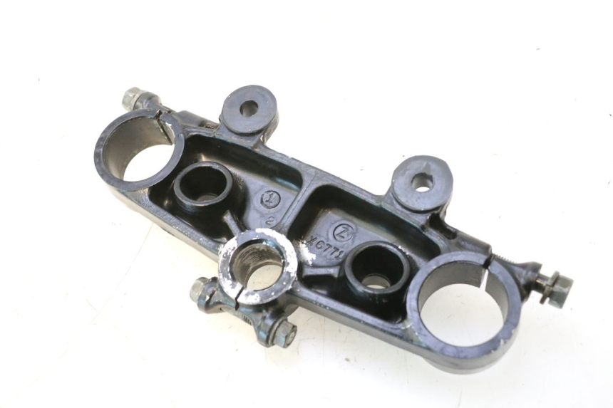 photo de Abraçadeira superior da forquilha SUZUKI DR S 600 (1985 - 1989) - Zoom do estado de desgaste