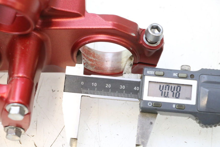 photo de Mesa superior da forquilha KAWASAKI ER-6 ER6 N 650 (2005 - 2009) - Detalhe da peça