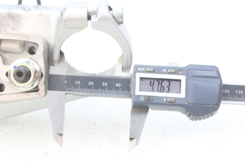 photo de Mesa de suspensão superior YAMAHA FJR ABS 1300 (2016 - 2020) - Detalhe da peça