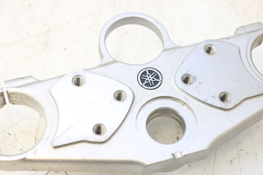 photo de Abraçadeira superior da forquilha YAMAHA FJR 1300 (2001 - 2005) - Detalhe da peça