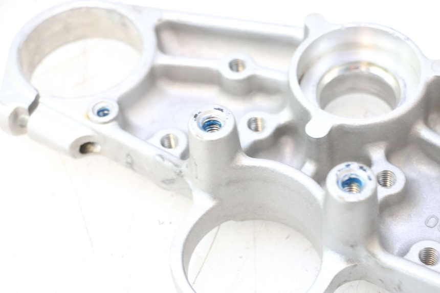 photo de Abraçadeira superior da forquilha YAMAHA FJR 1300 (2001 - 2005) - Pontos de fixação