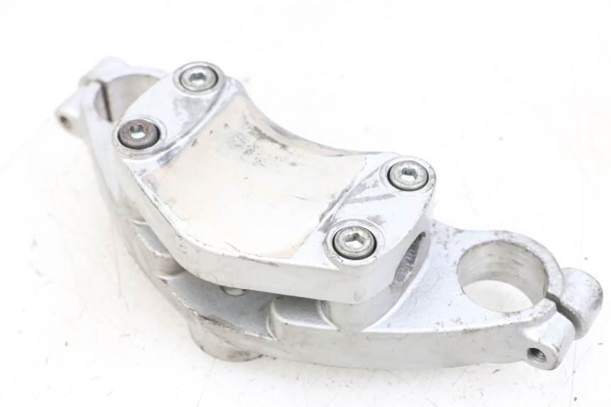 photo de Mesa de suspensão superior HYOSUNG GF 125 (2001 - 2005) - Detalhe da peça