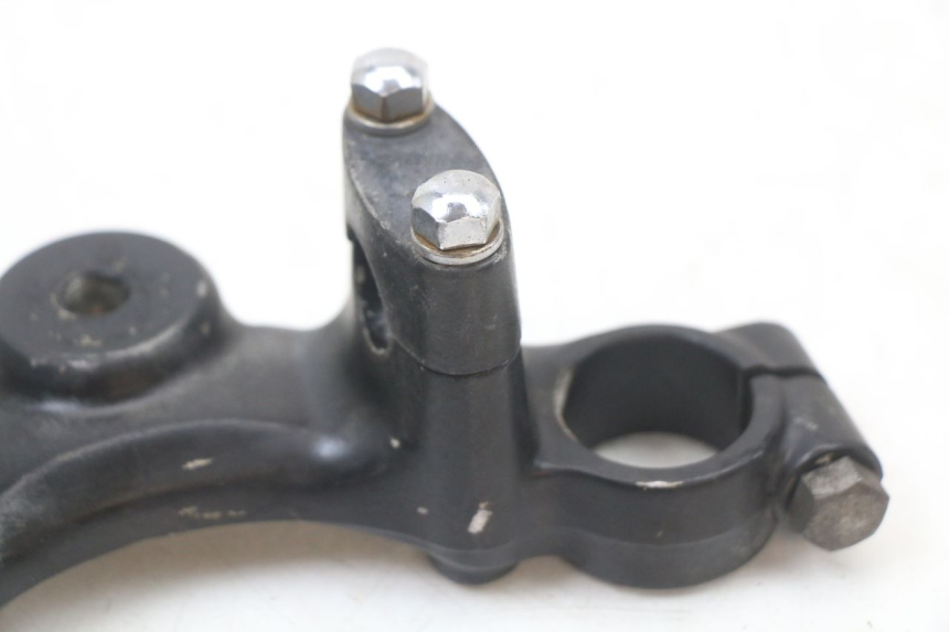 photo de Mesa de suspensão superior SUZUKI GN 125 (1997 - 2000) - Pontos de fixação