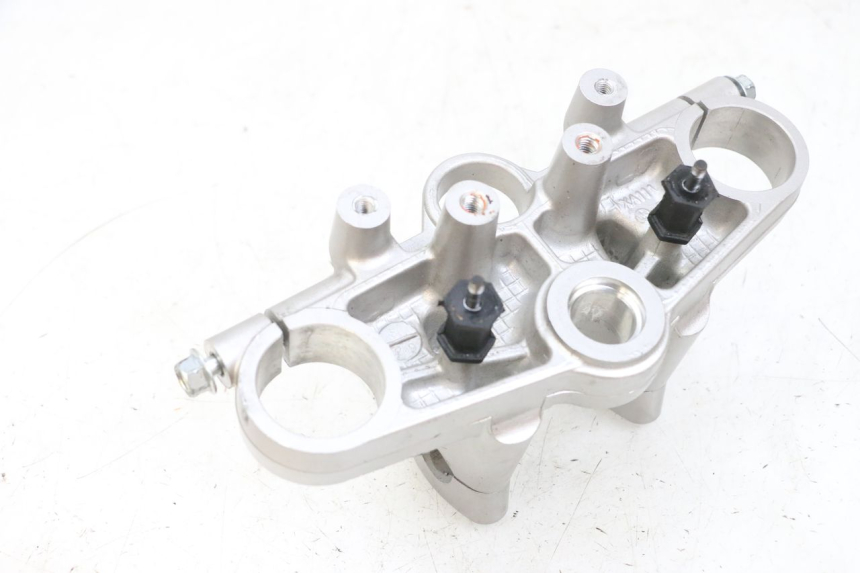 photo de Mesa de garfo superior SUZUKI GSF N BANDIT 600 (1996 - 1999) - Ampliação técnica