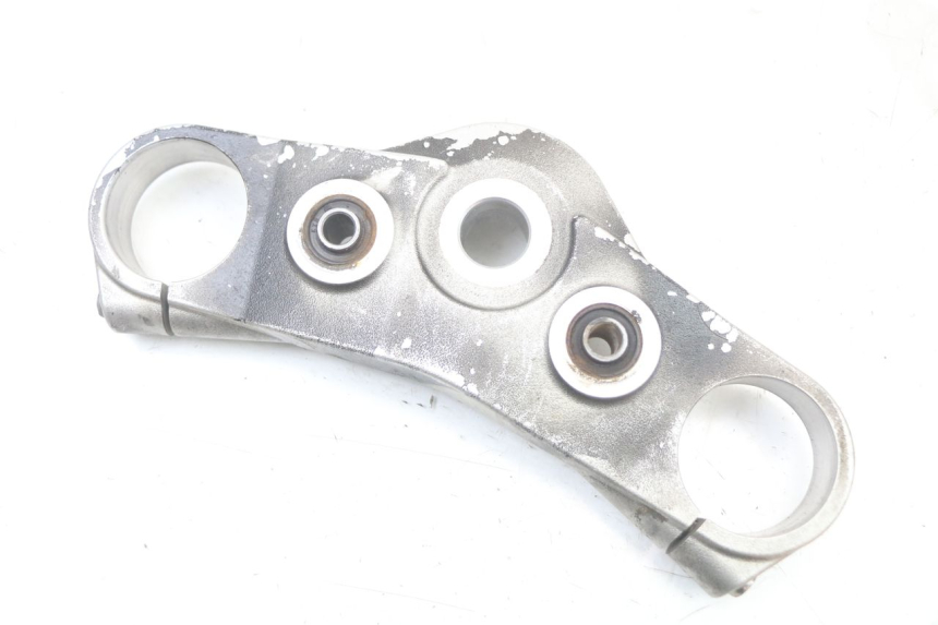 photo de Mesa de suspensão superior SUZUKI GSR 750 (2011 - 2017) - Detalhe da peça