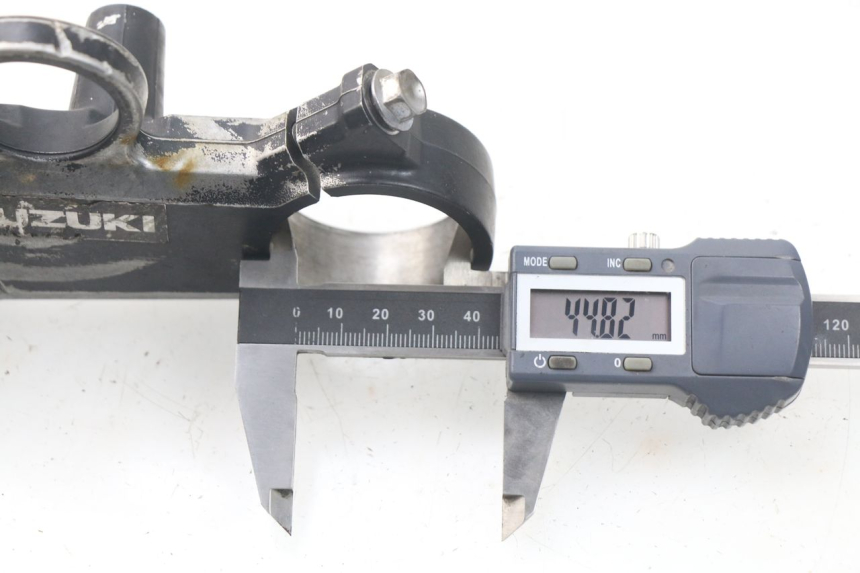 photo de Mesa de suspensão superior SUZUKI GSX-R GSXR 600 (2001 - 2003) - Detalhe da peça