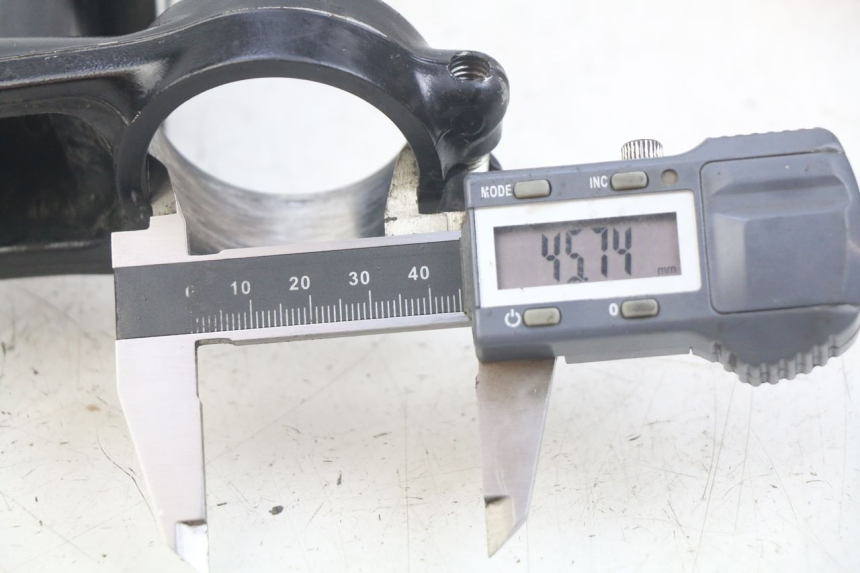 photo de Mesa de suspensão superior KAWASAKI KX 85 (2001 - 2013) - Detalhe da peça