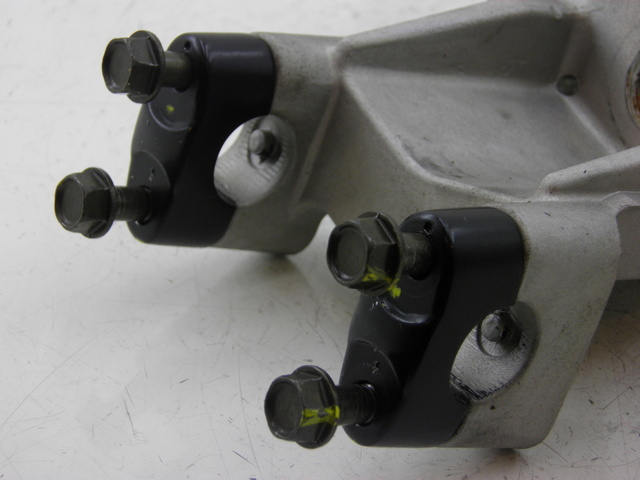 photo de Mesa de suspensão superior KYMCO XCITING RI ABS 500 (2010) - Outro ângulo de visão