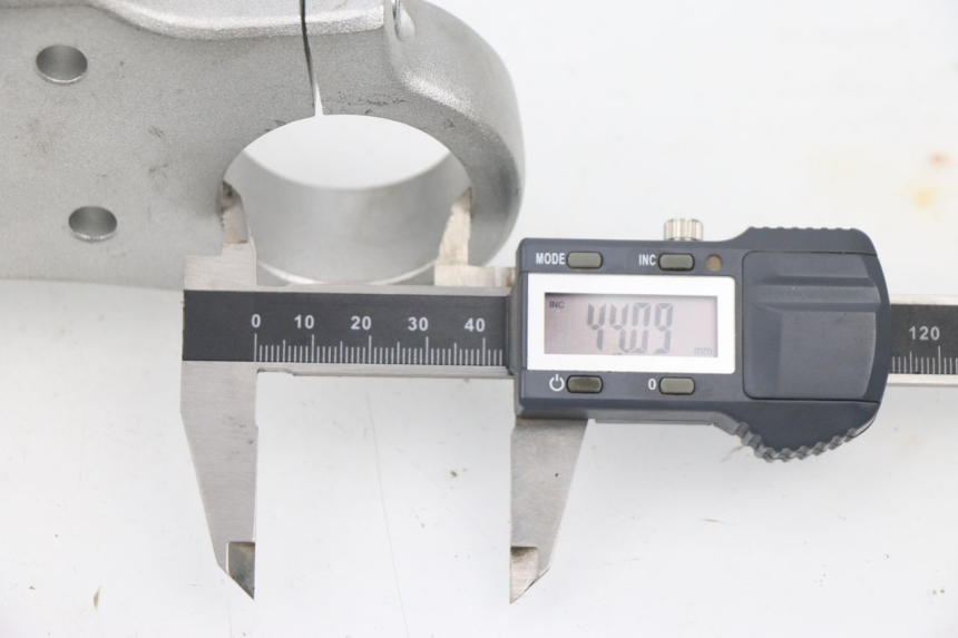 photo de Mesa Superior da Suspensão GUNSHOT PIT BIKE FX 125 (2014 - 2021) - Detalhe da peça