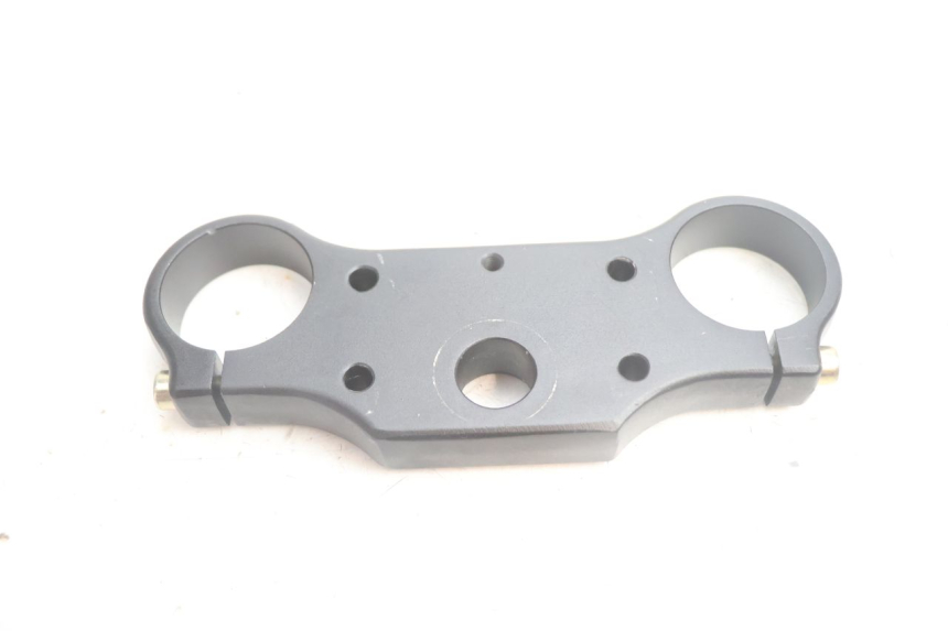 photo de MESA SUPERIOR DA SUSPENSãO DIANTEIRA APOLLO RFZ 125 - Detalhe da peça