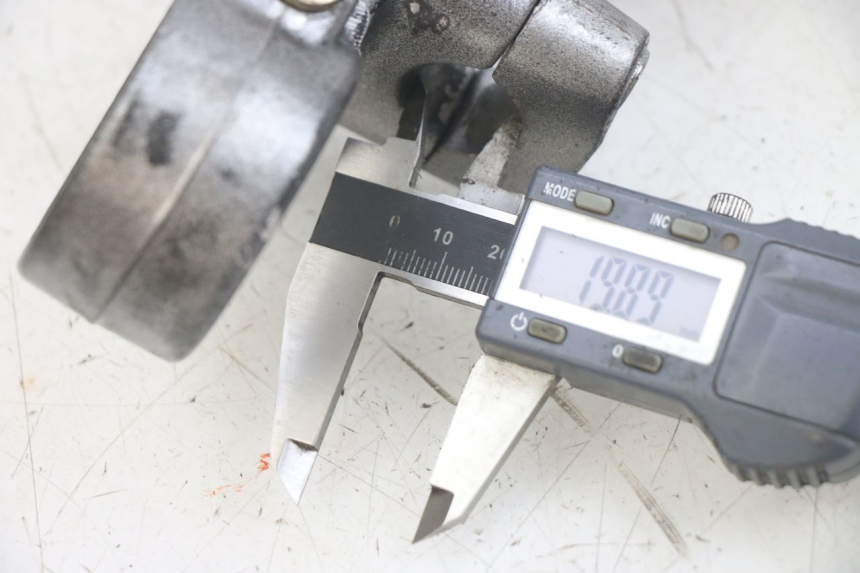 photo de Mesa Superior da Suspensão GILERA RK 50 (1996 - 1999) - Zoom do estado de desgaste