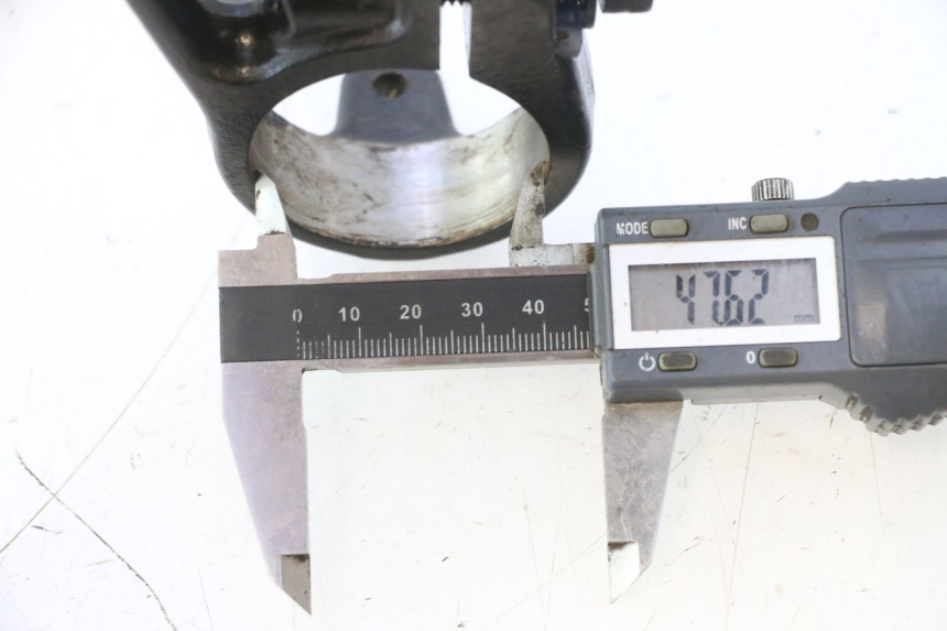 photo de Mesa Superior da Forquilha HARLEY DAVIDSON ROAD GLIDE FLTRXSE 1920 (2018 - 2022) - Zoom do estado de desgaste