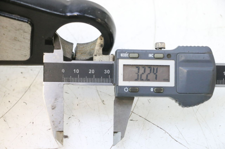 photo de Mesa Superior da Forquilha YAMASAKI ROADSTER 50 (2013 - 2018) - Detalhe da peça