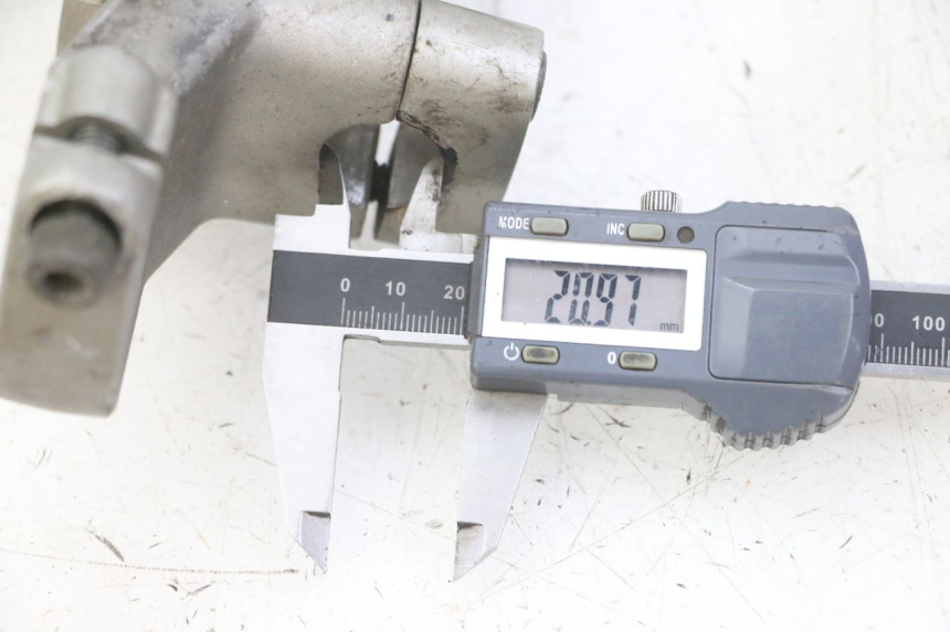 photo de Mesa de suspensão superior YAMAHA TDR DELTABOX 125 (1997 - 2003) - Zoom do estado de desgaste