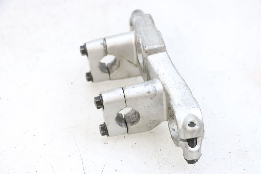 photo de Mesa de suspensão superior YAMAHA TTR 125 (2000 - 2020) - Outro ângulo de visão