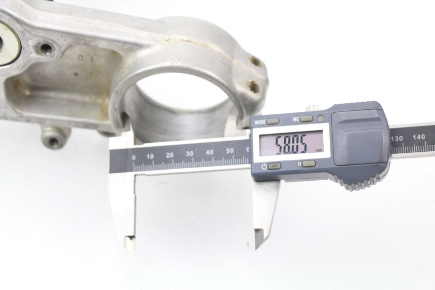 photo de Mesa de Suspensão Superior YAMAHA YZ 125 (1998 - 2005) - Detalhe da peça