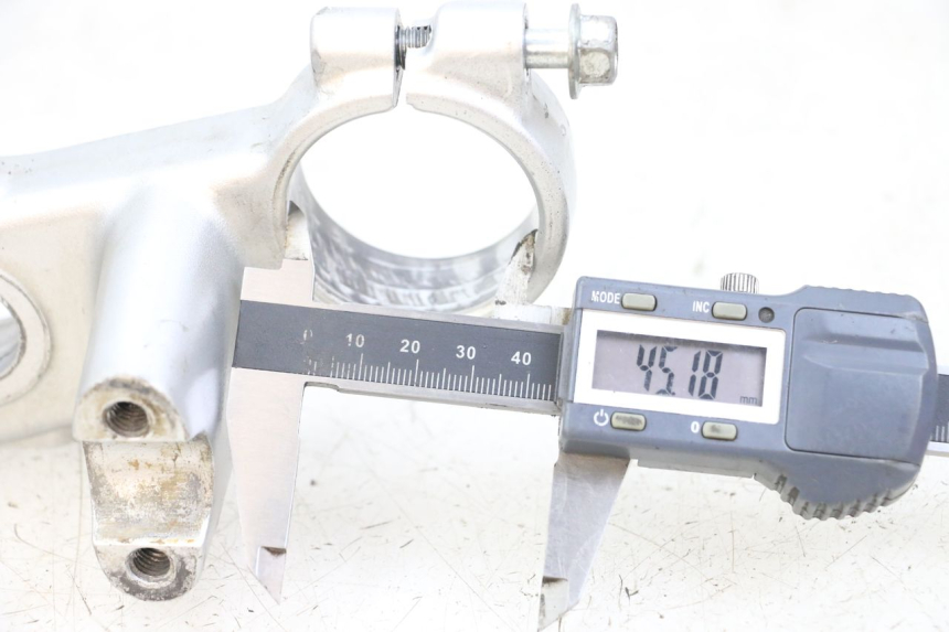 photo de Mesa de suspensão superior YAMAHA YZ 85 (2002 - 2018) - Detalhe da peça