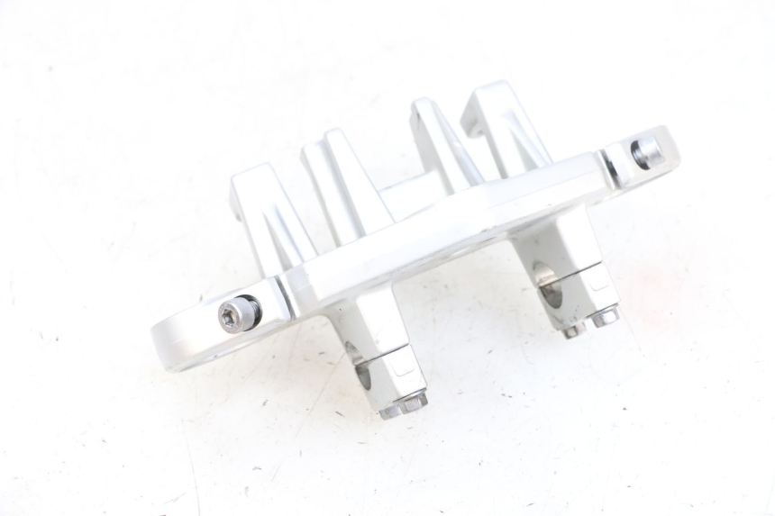 photo de Mesa Superior da Suspensão KAWASAKI ZR 7 750 (1999 - 2004) - Zoom do estado de desgaste