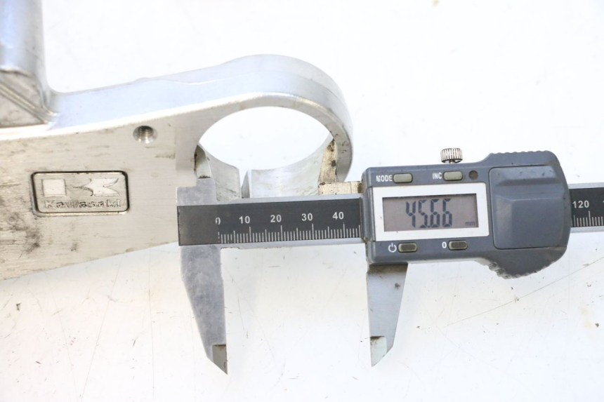 photo de Mesa de suspensão superior KAWASAKI ZX-6R ZX6R 600 (2000 - 2002) - Detalhe da peça