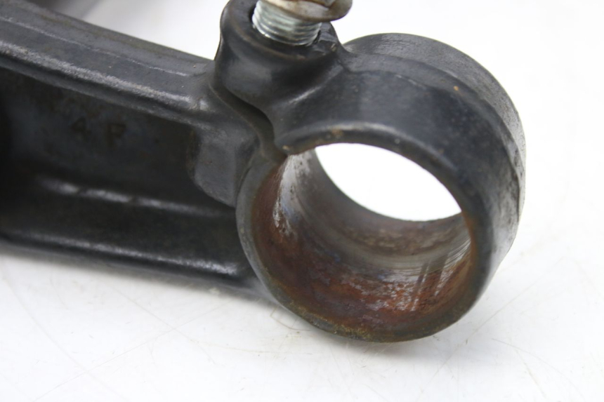 photo de TRIÂNGULO DA SUSPENSÃO DIANTEIRA YAMAHA TDR DELTABOX 125 (1997 - 2003) - Zoom do estado de desgaste